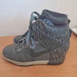 Nike Gray High-Top Women's Shoes